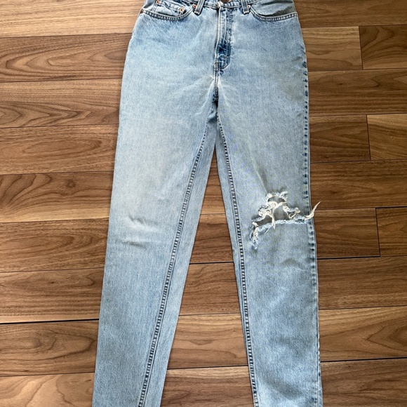 Levi’s 512 Slim Taper Jeans | Size 25 (9 Long) | Distressed - Picture 2 of 9